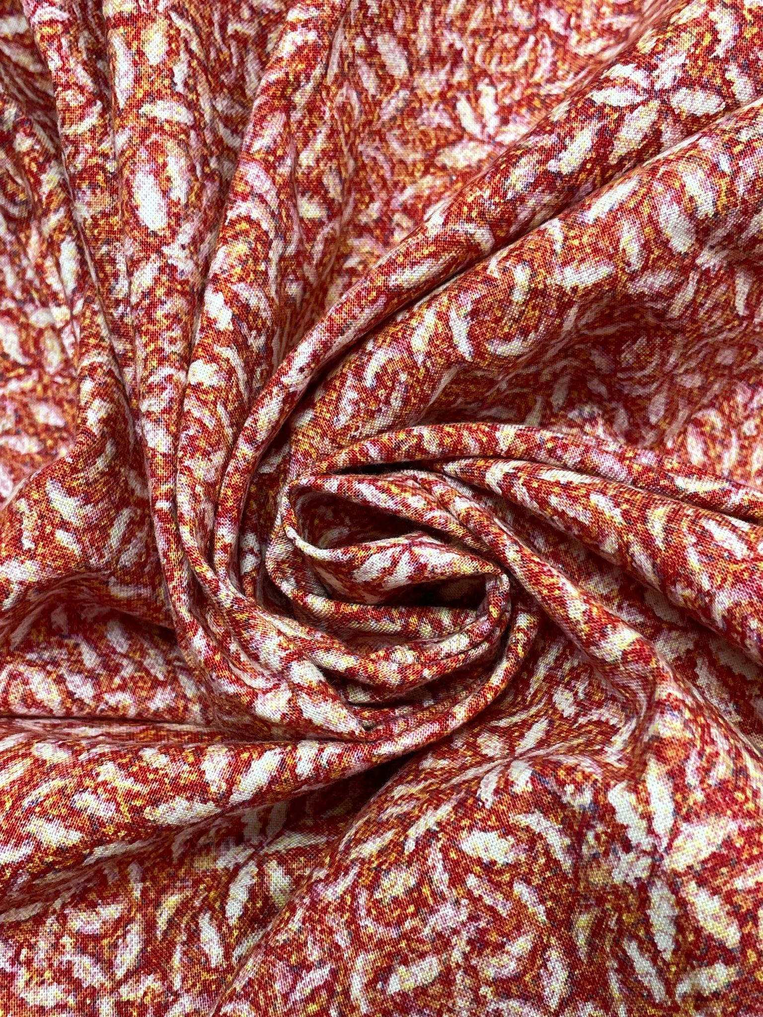 2002 3 2/3 YD Quilting Cotton - Mottled Red with Off White Flower Petals