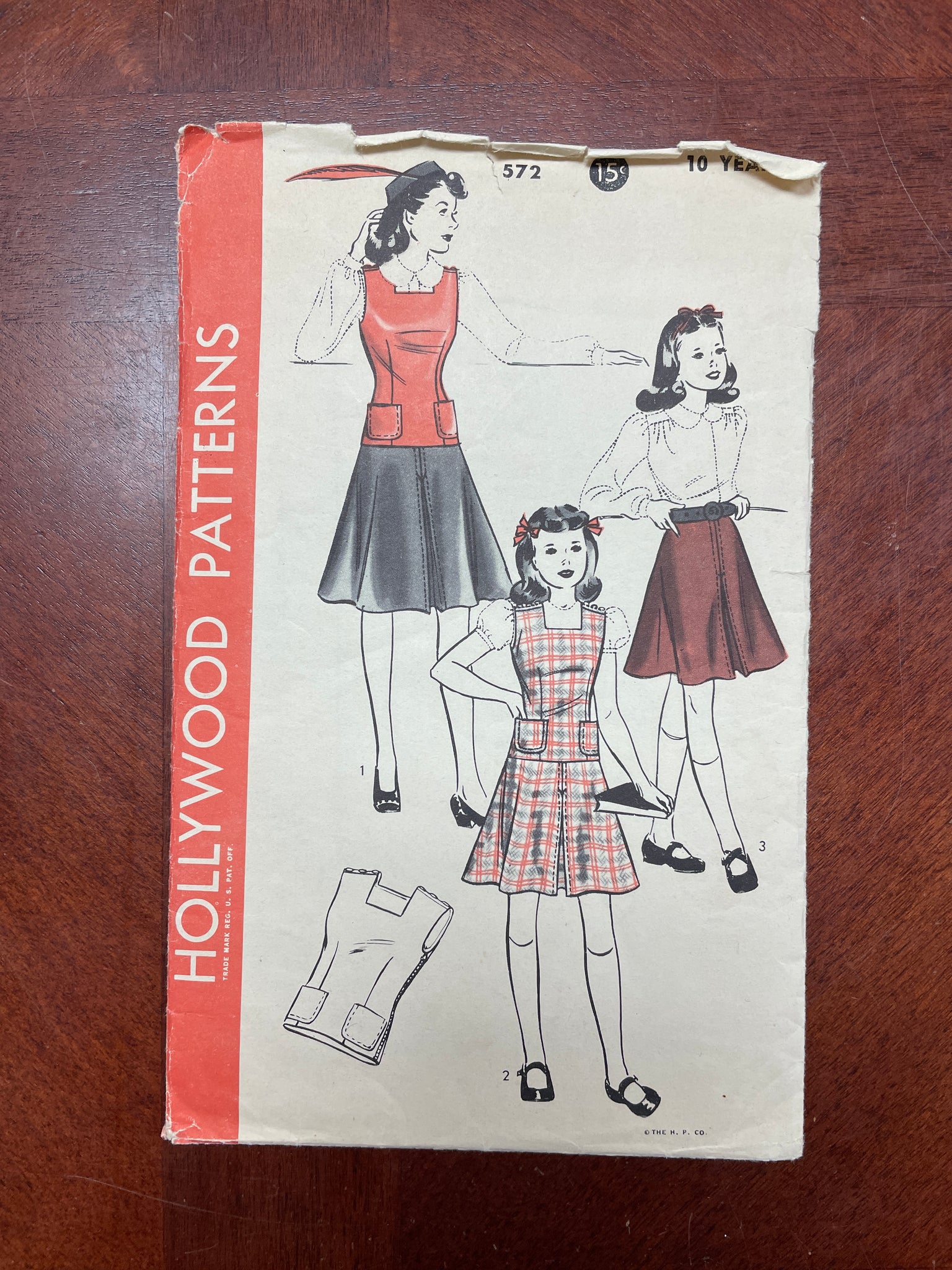 1940's Hollywood 572 Sewing Pattern - Child's Top and Skirt