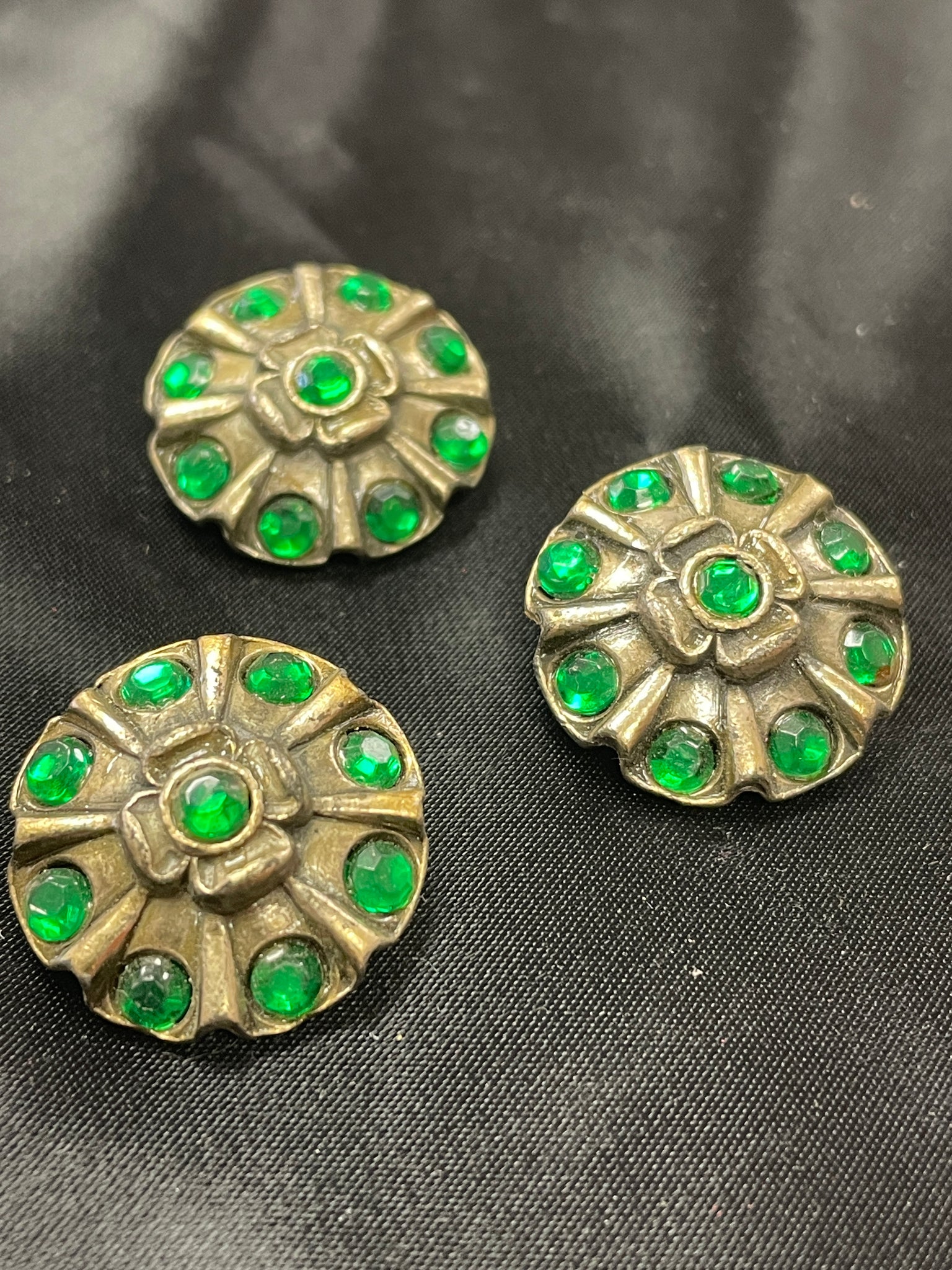 Button Set of 3 Metal Vintage - Silver Clover Emblem Green Rhinestones