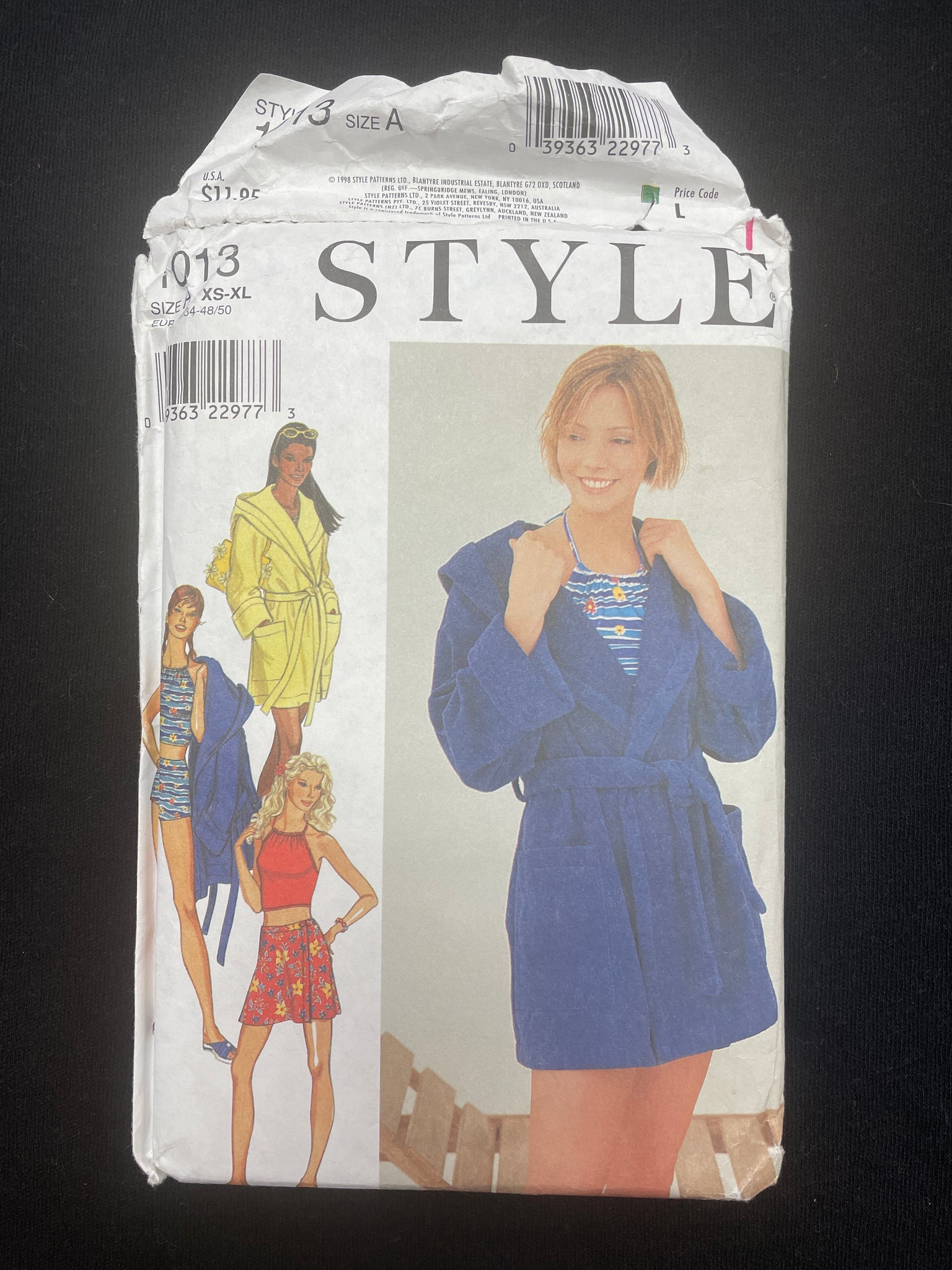 1998 Style 1013 Sewing Pattern - Robe, Top, Shorts and Skirt FACTORY FOLDED