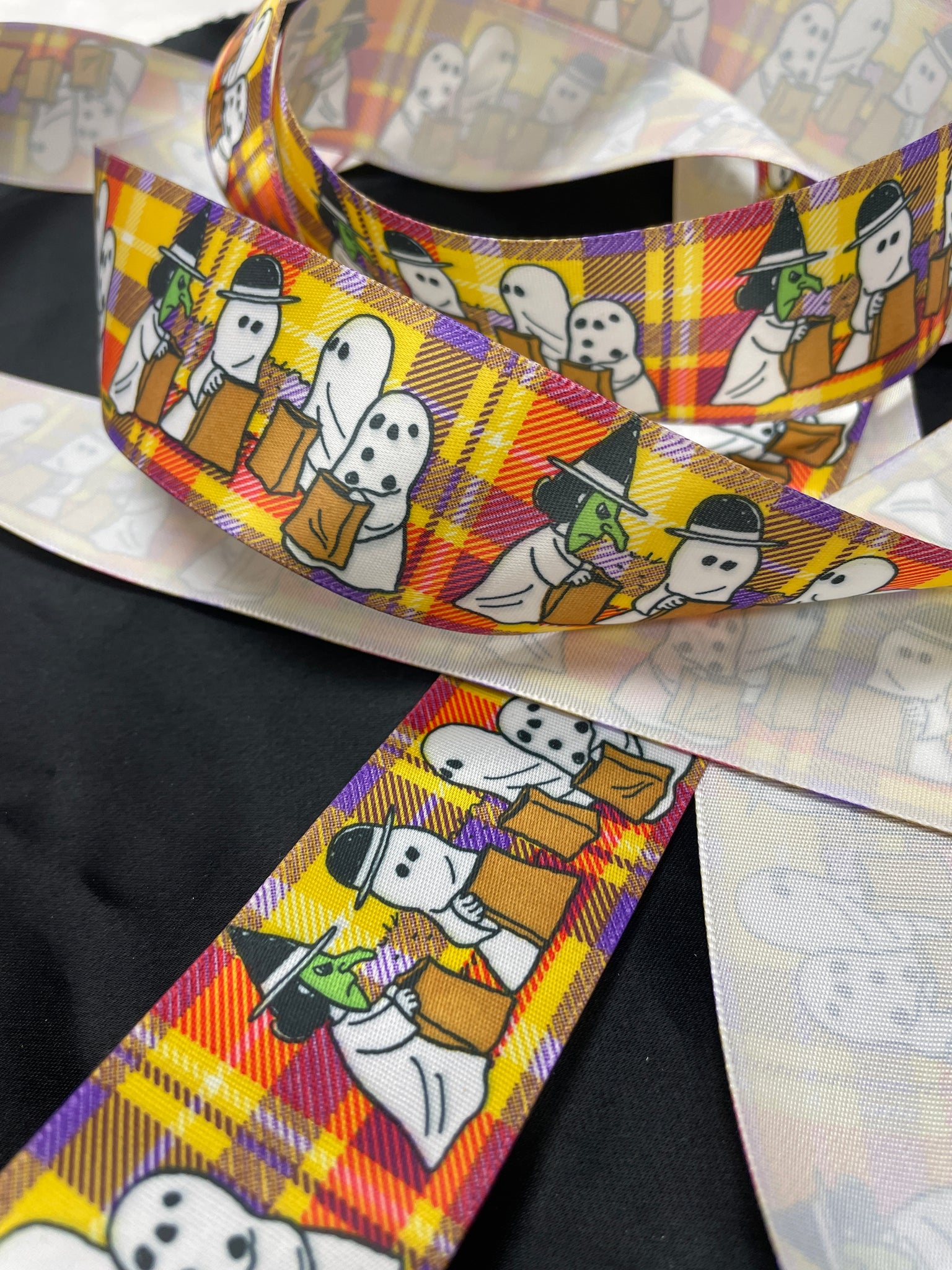 2012 3 1/8 YD Polyester Printed Satin Ribbon - Yellow Plaid with "Trick or Treat" and Peanuts Characters Trick or Treating