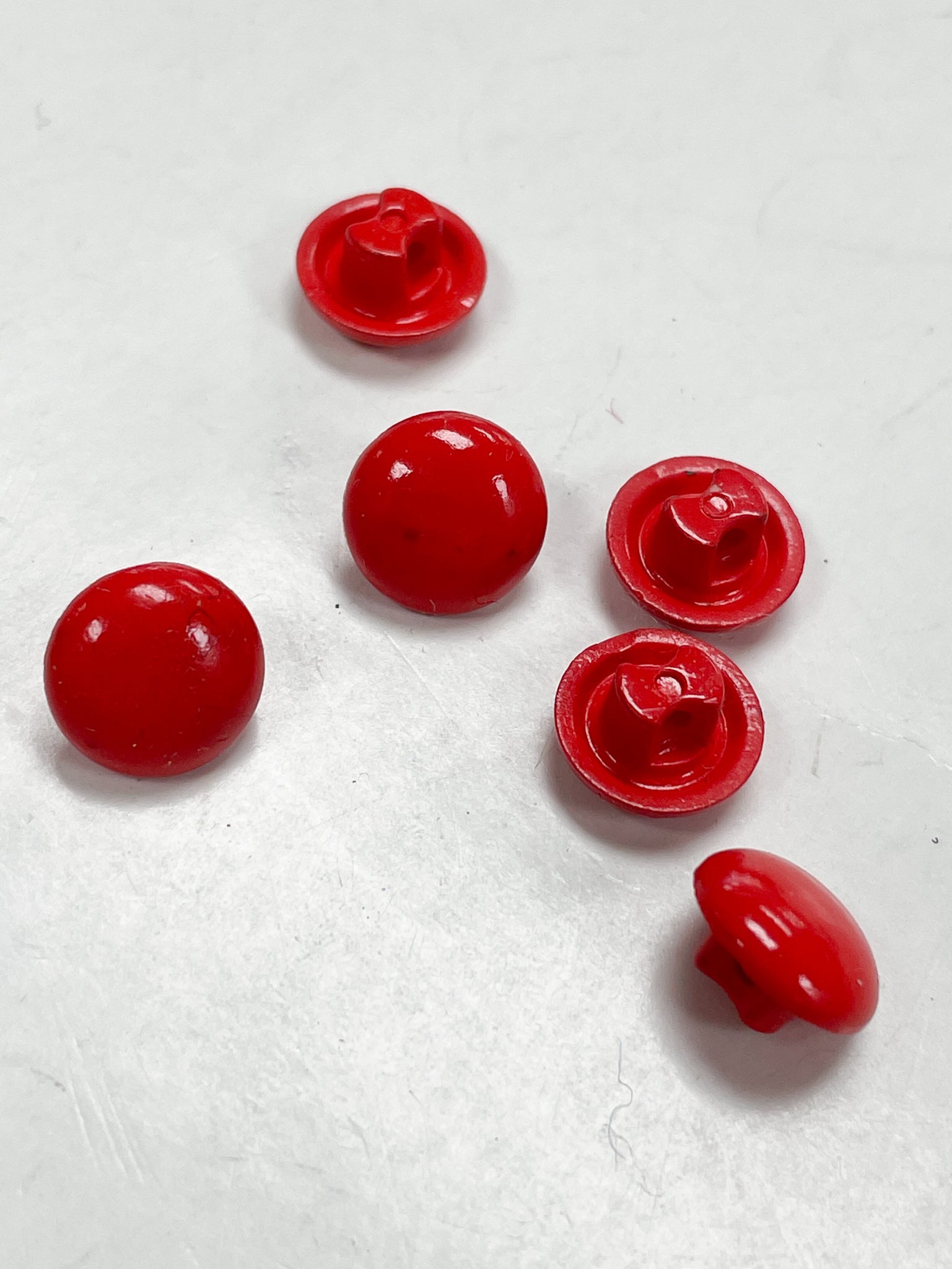 Buttons Plastic Set of 6 - Tomato Red Domes