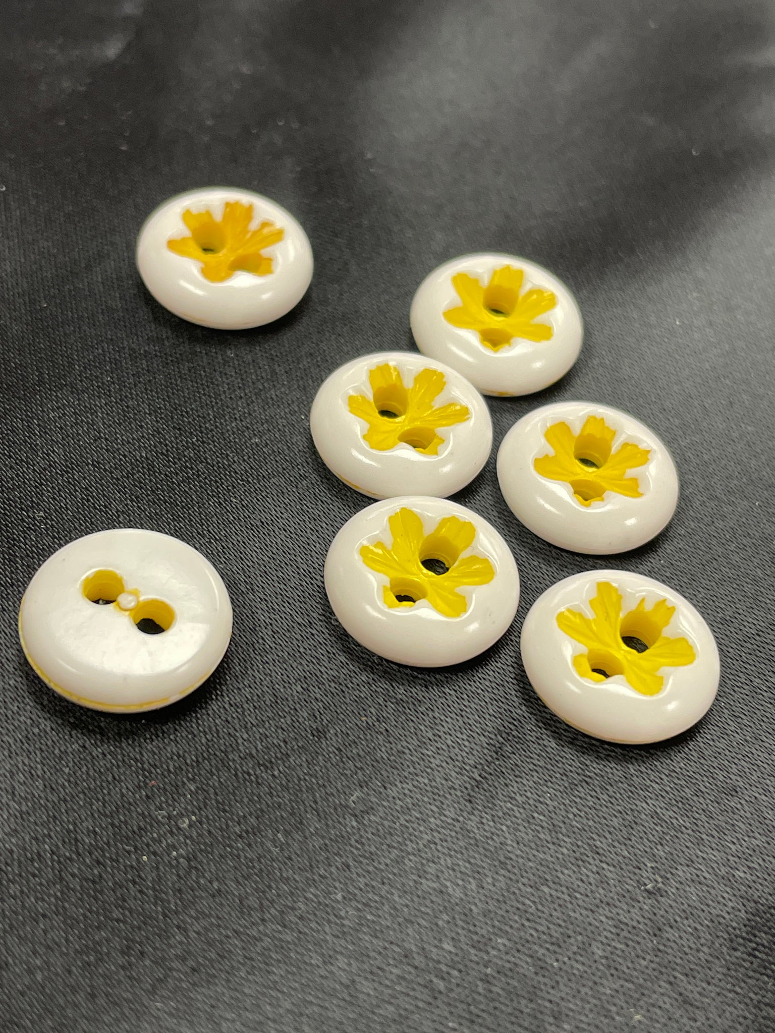 Buttons Plastic Set of 7 Vintage - White with Yellow Flower Centers