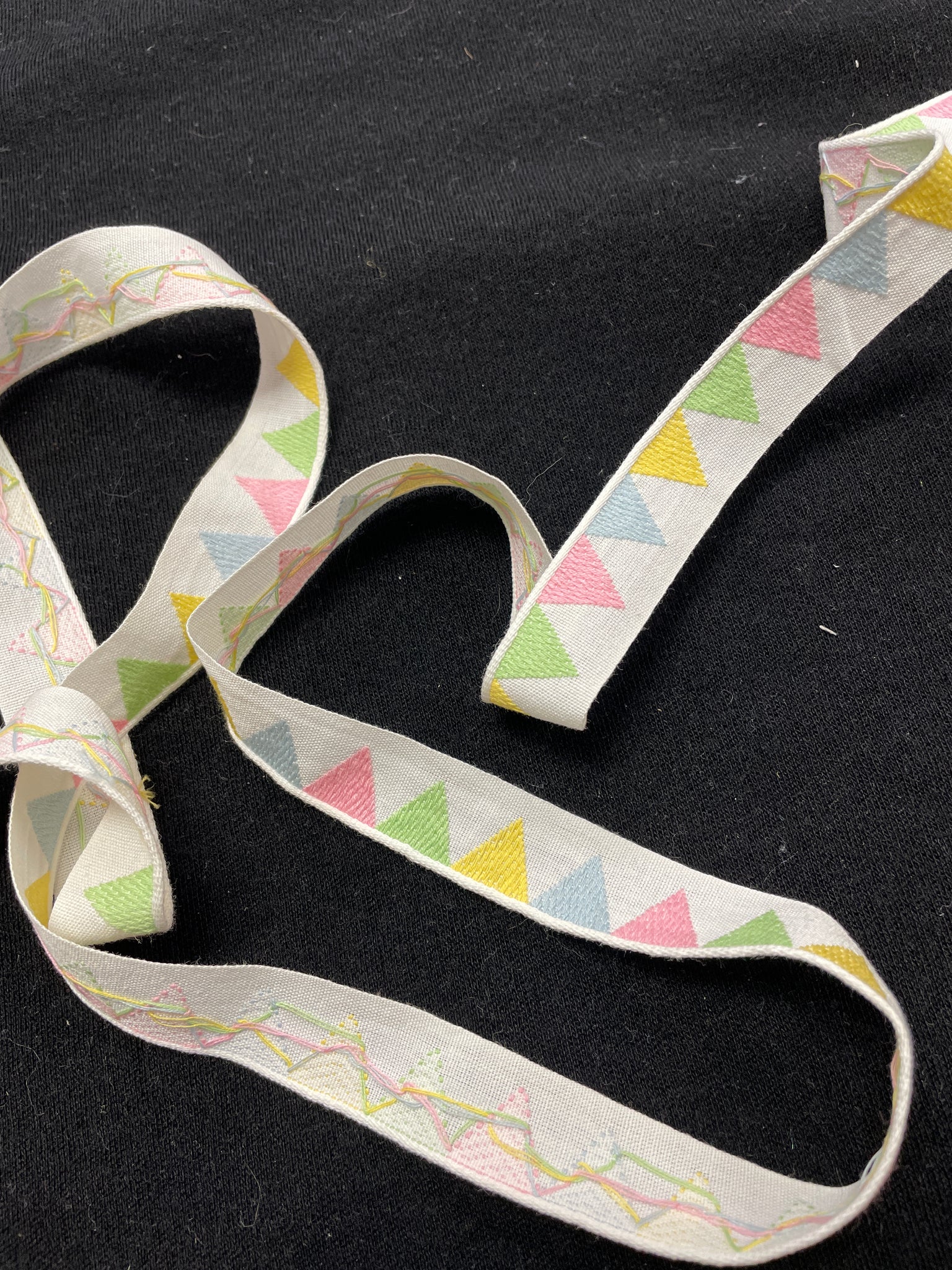 3 YD Cotton Ribbon Vintage - White with Triangles in Multiple Colors