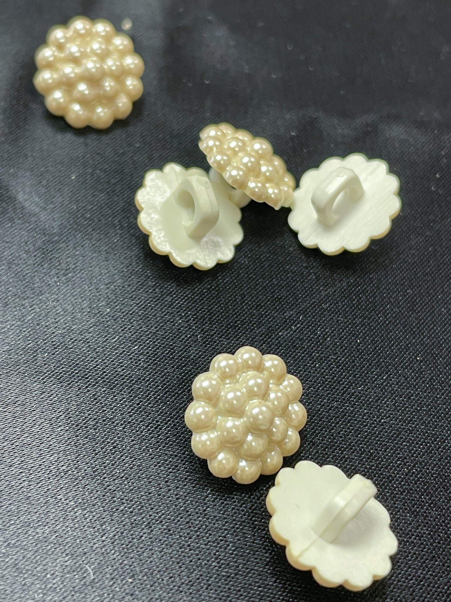 Buttons Plastic Set of 6 Vintage - Pearlescent White