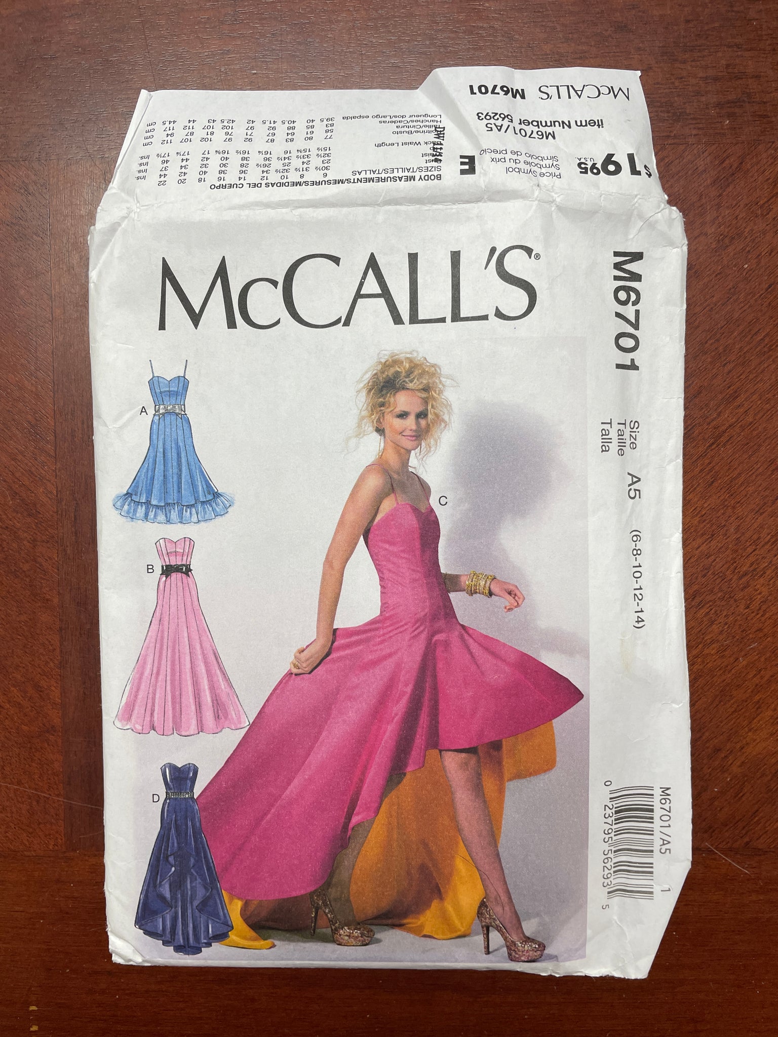 2013 McCall's 6701 Pattern - Dress FACTORY FOLDED