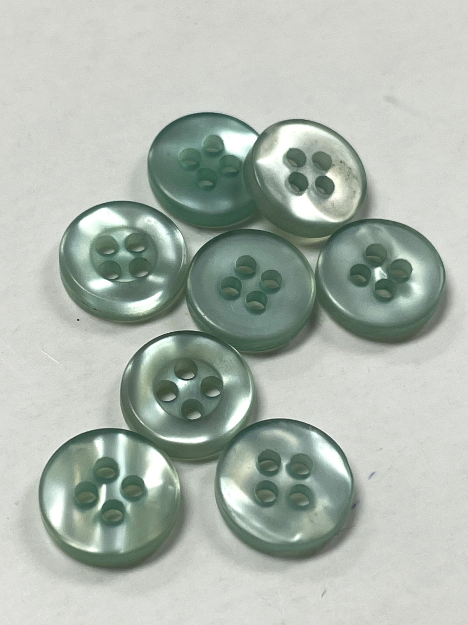 Button Plastic Set of 6 - Pearlescent Aqua