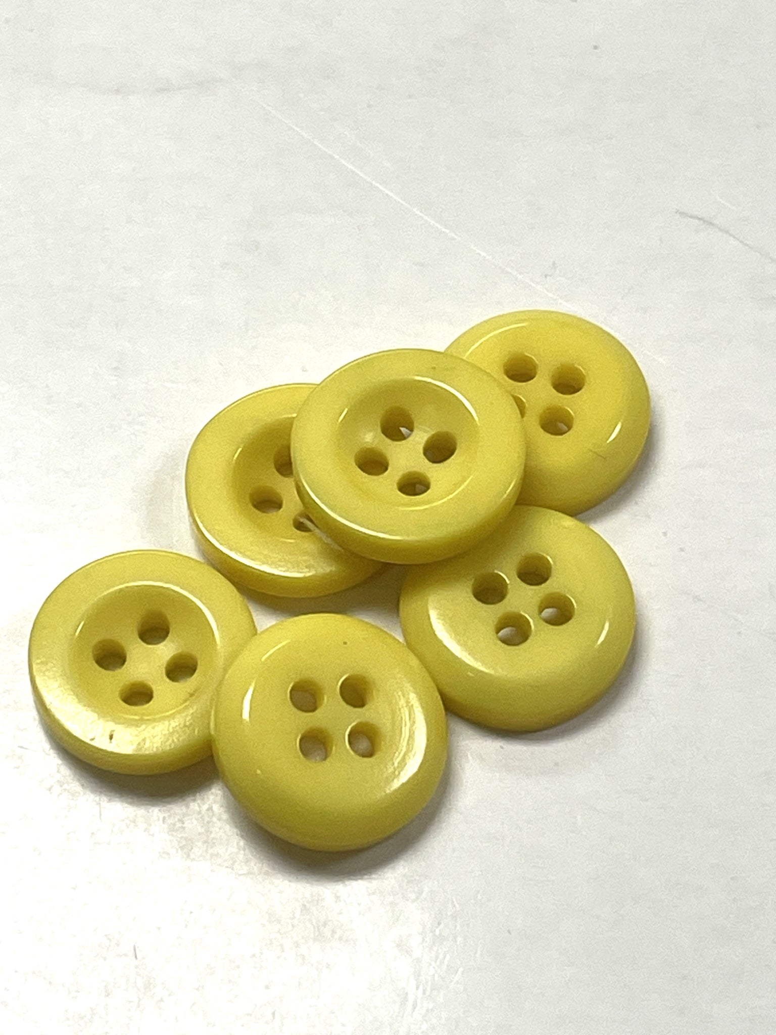 Buttons Plastic Set of 6 - Yellow