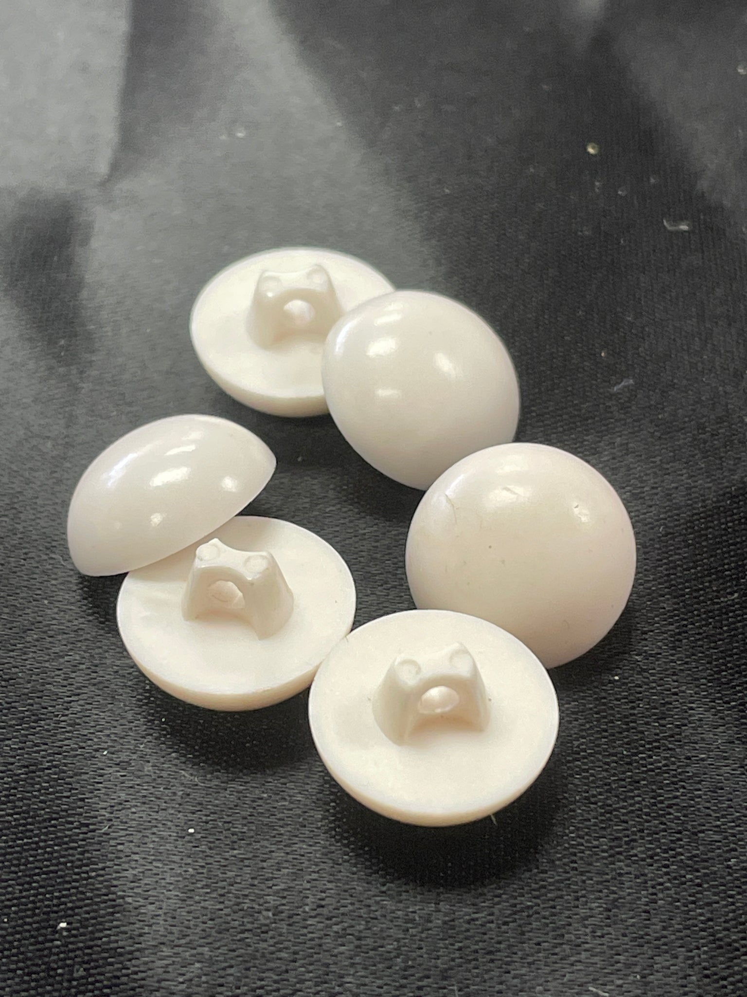 Buttons Plastic Set of 6 - White