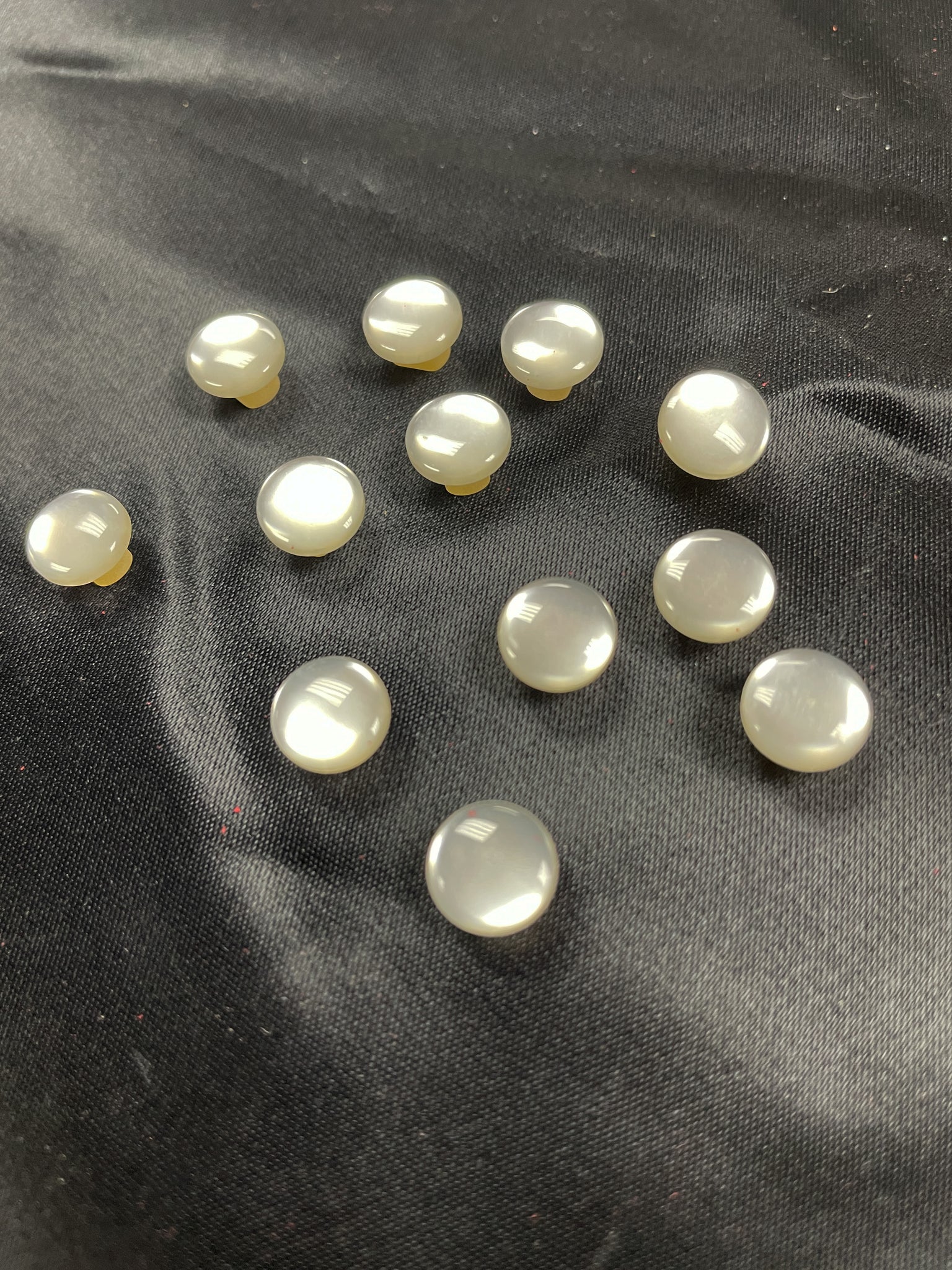 20% OFF SALE Plastic Shank Buttons Set of 12 or 6 Vintage - Pearlized Off White