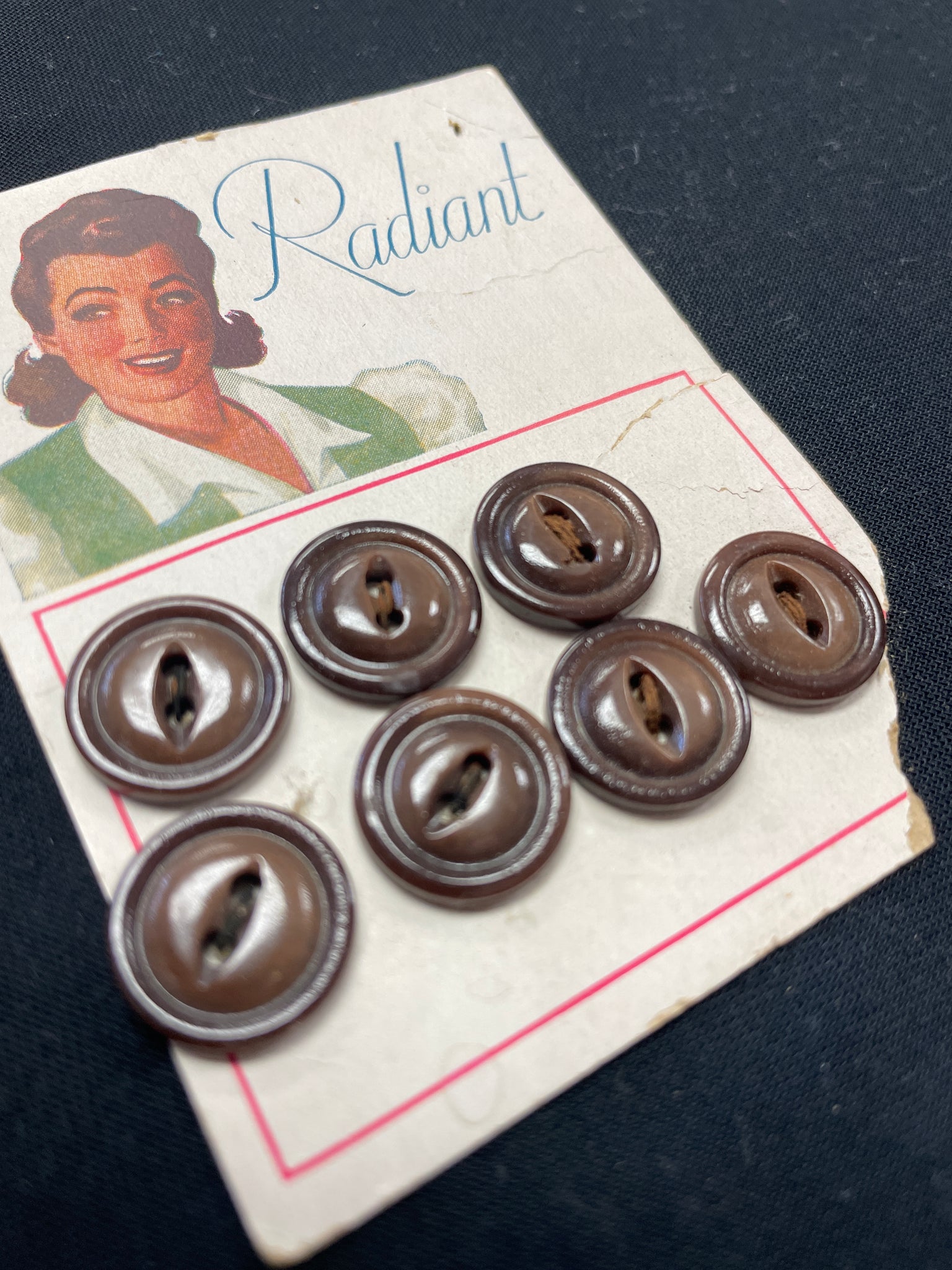 Buttons Set of 6 or 7 Vintage - Brown