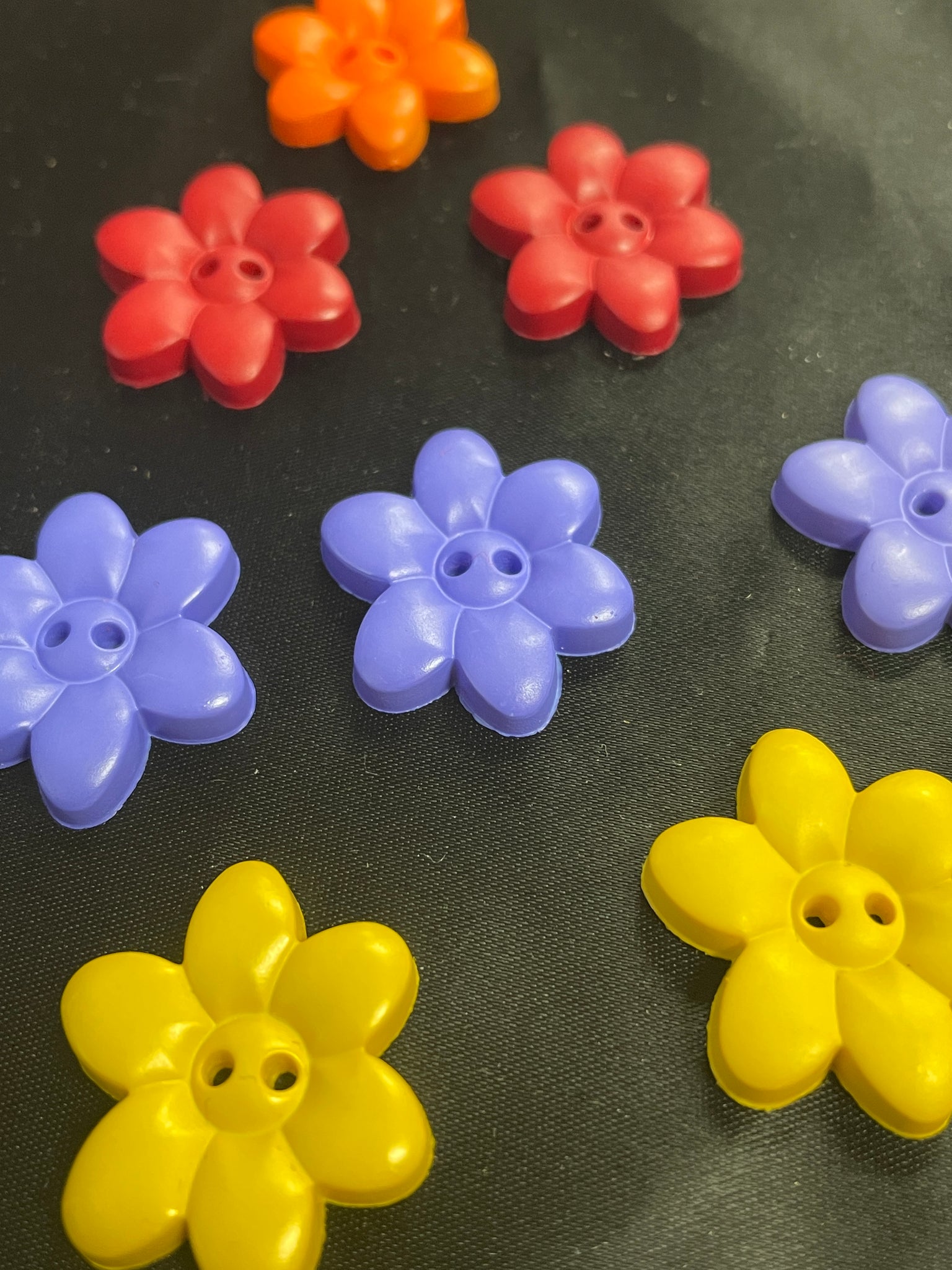 Button Set of 8 Plastic - Flowers