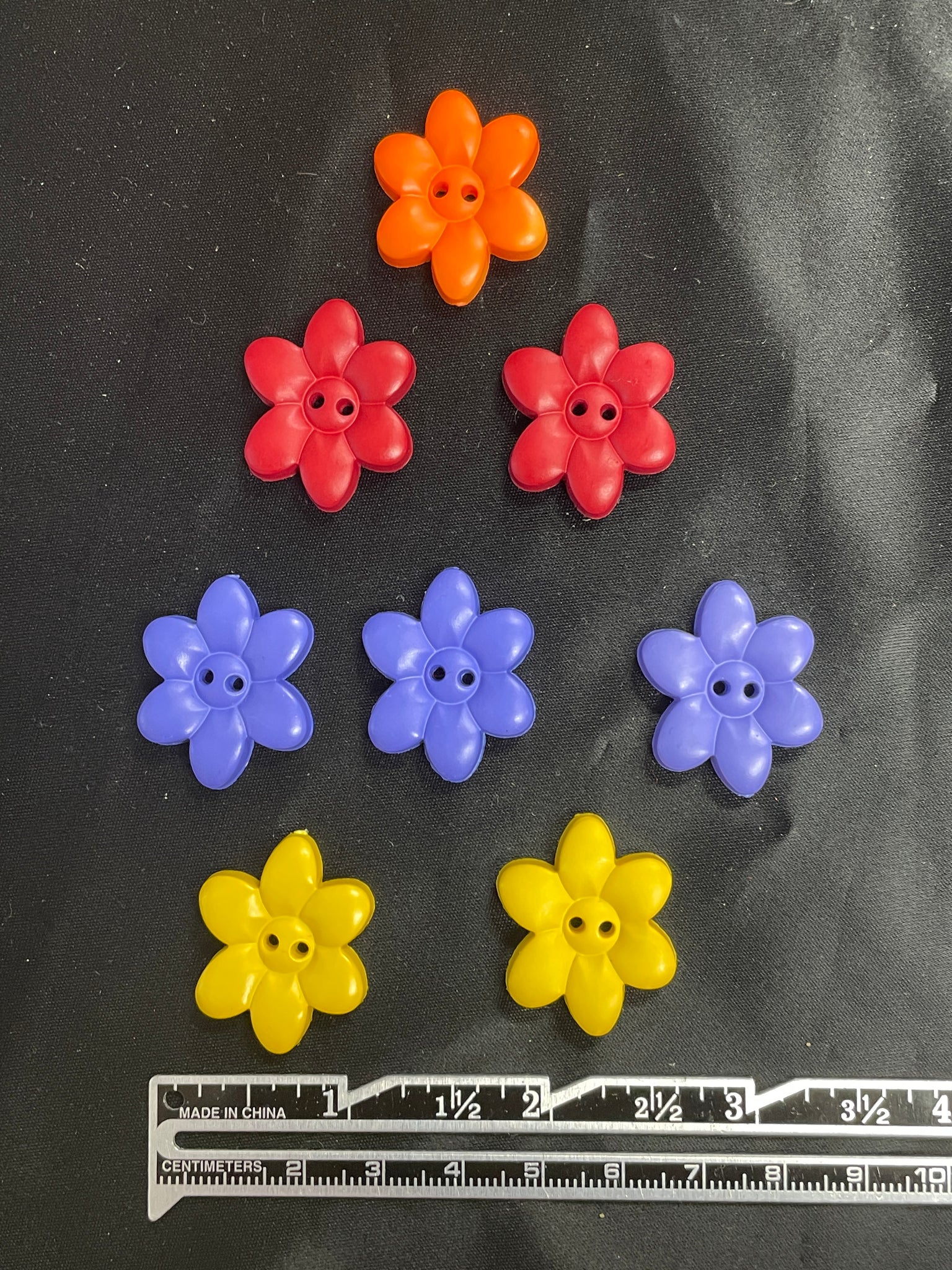 Button Set of 8 Plastic - Flowers