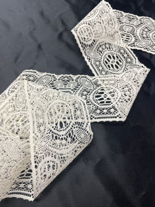 1 3/8 YD Nylon Lace Vintage - Ecru