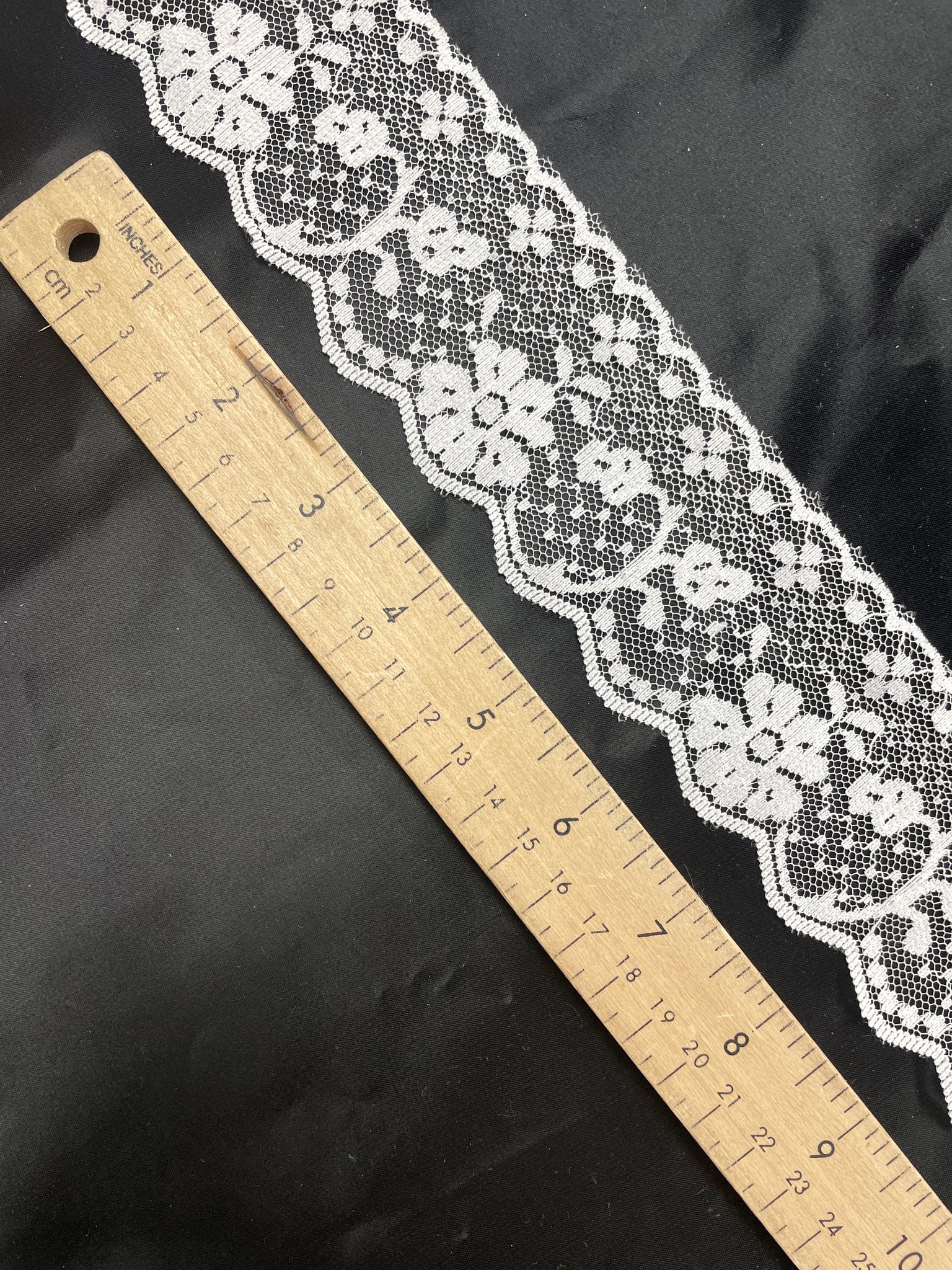 2 5/8 YD Polyester Lace Vintage - White