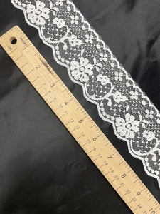 2 5/8 YD Polyester Lace Vintage - White