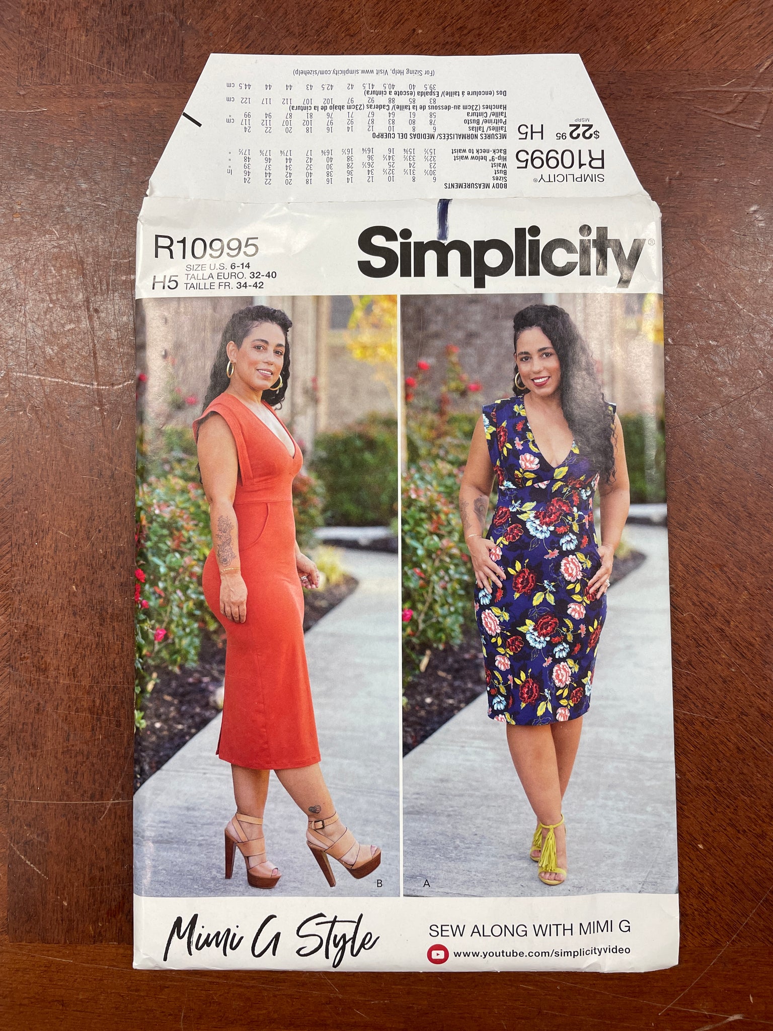 2021 Simplicity 10995 Sewing Pattern - Dress FACTORY FOLDED