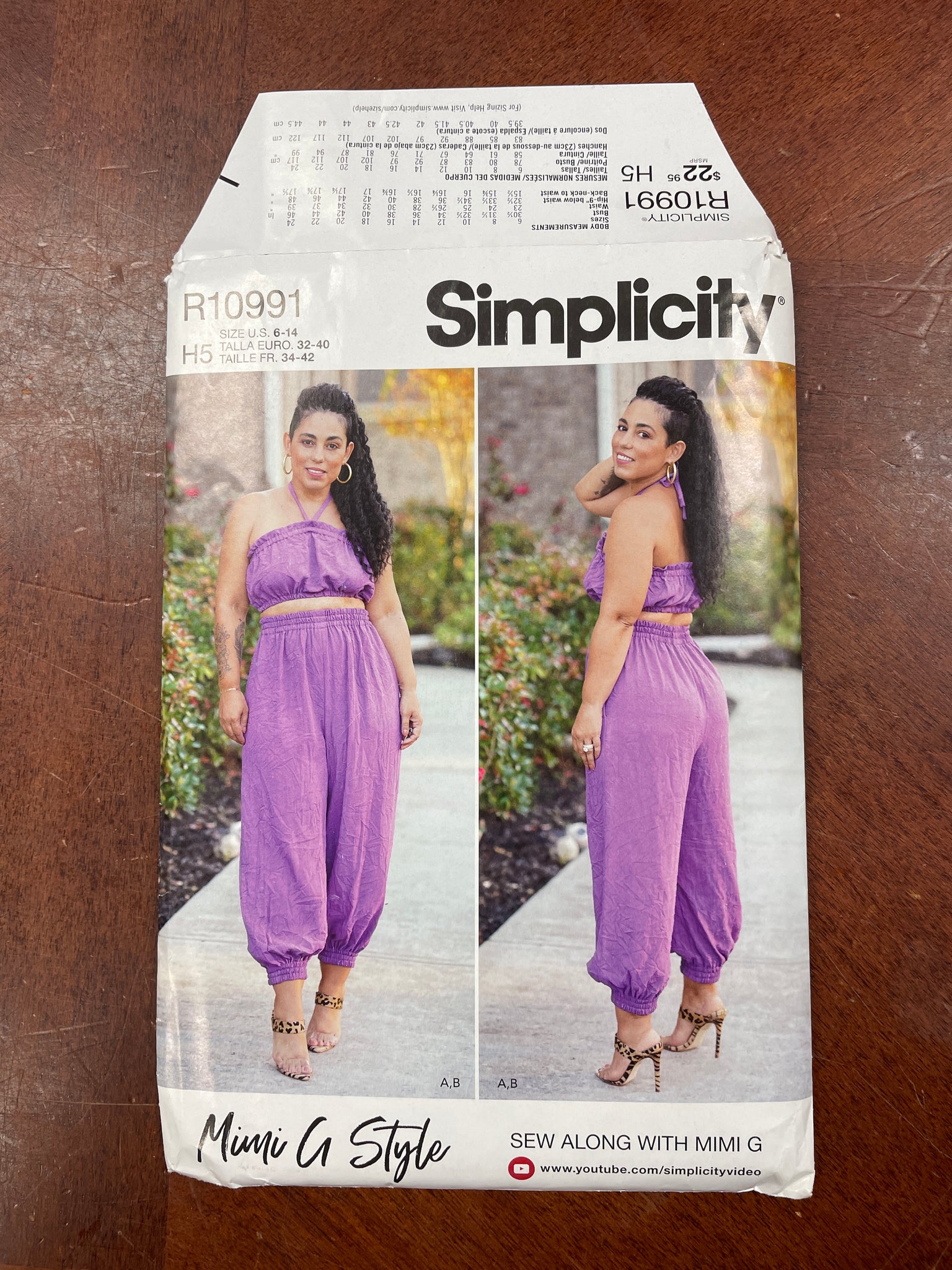 2021 Simplicity 10991 Sewing Pattern - Top and Pants FACTORY FOLDED