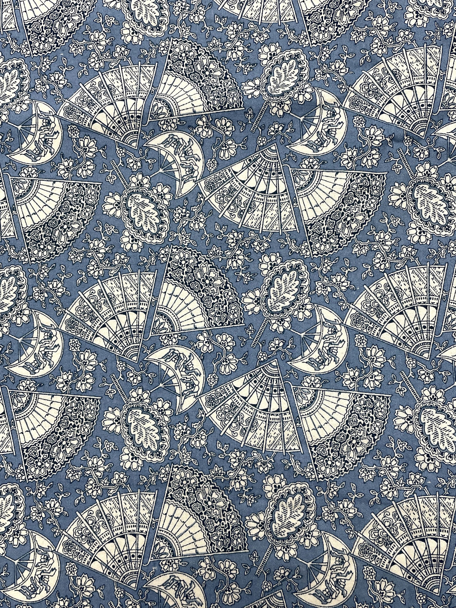 3 7/8 YD Quilting Cotton - Blue with Fans and Flowers