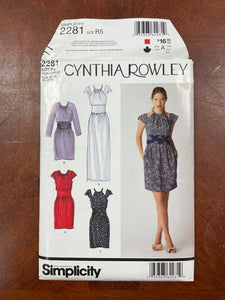 2010 Simplicity 2281 Pattern - Women's Dress FACTORY FOLDED