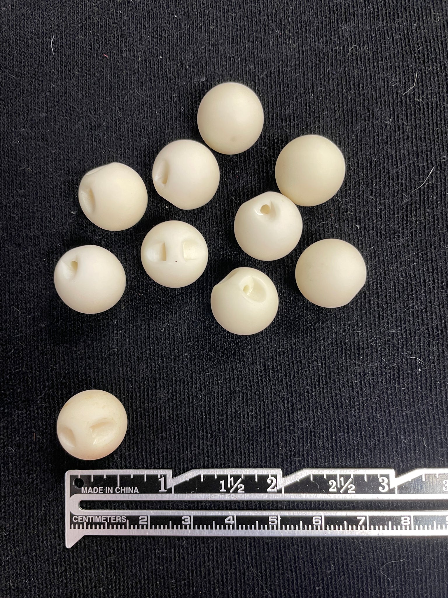 SALE Button Plastic Set of 10 Vintage - Off White Ball