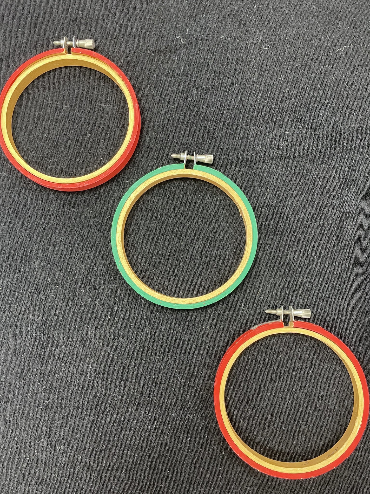 Wood Embroidery Hoops Bundle - Red and Green