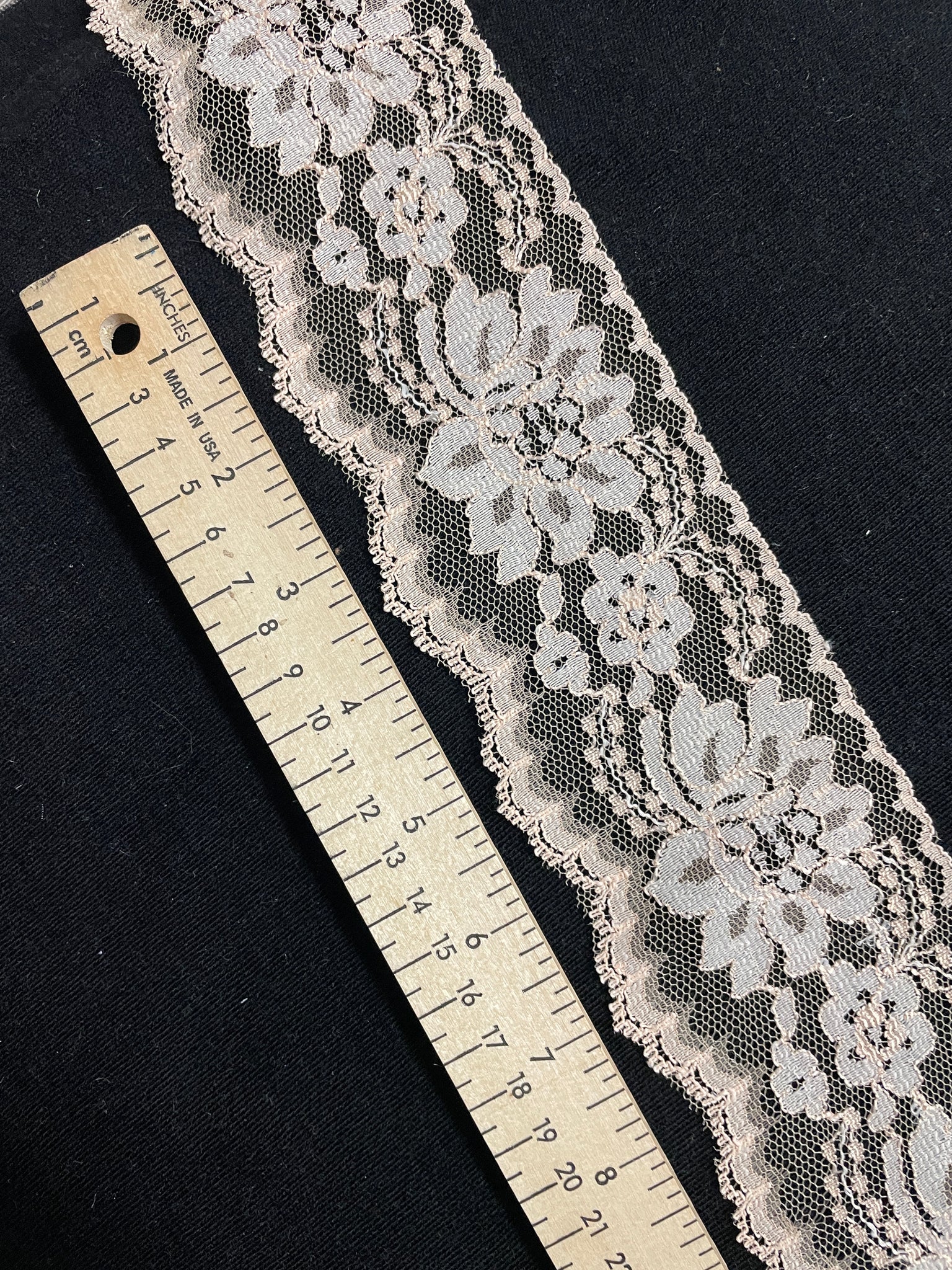 Polyester Floral Lace Trim-by-the-Yard Vintage - Peach and Light Beige