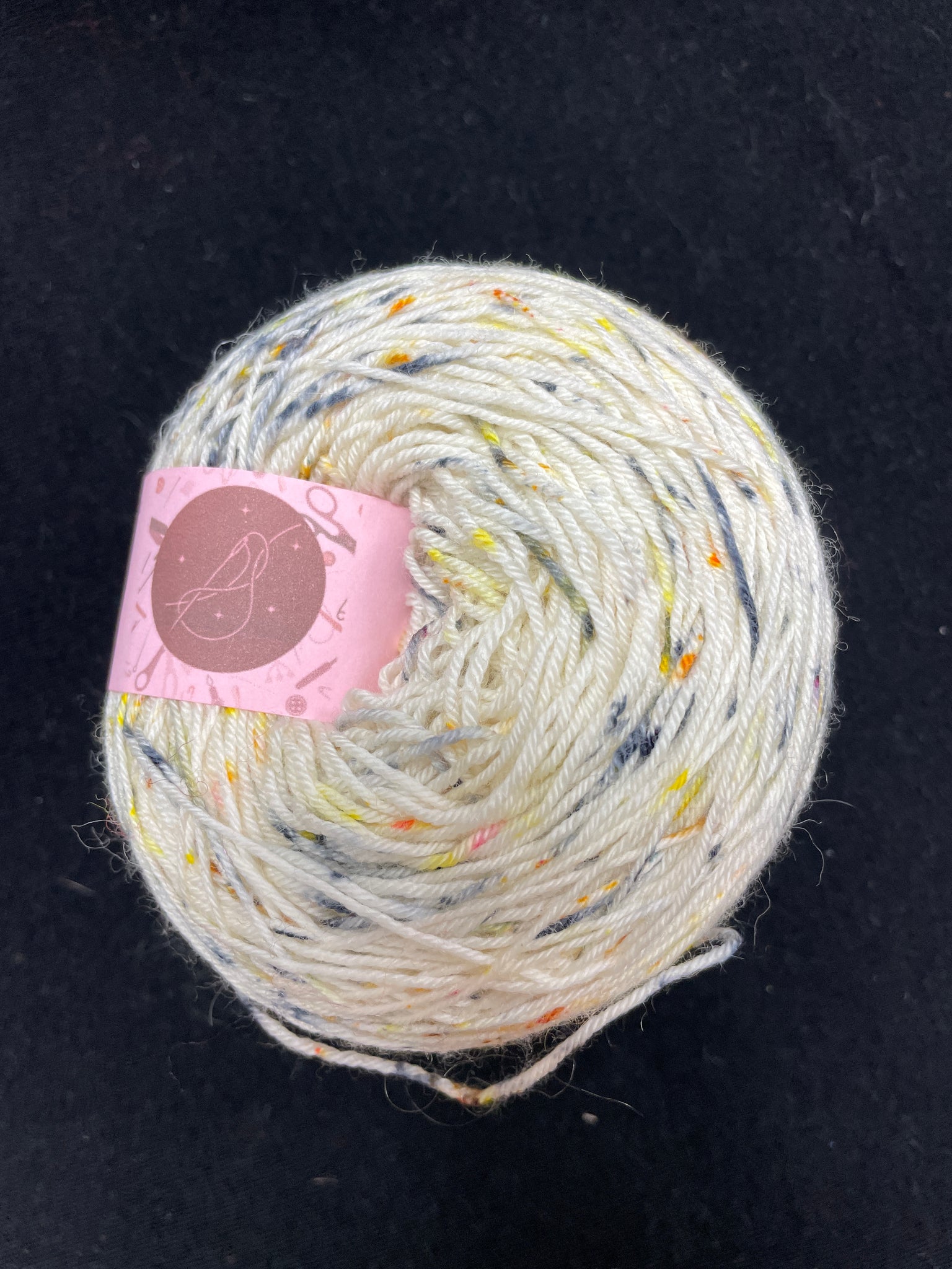 Yarn Wool - Off White with Speckles of Grays and Yellows