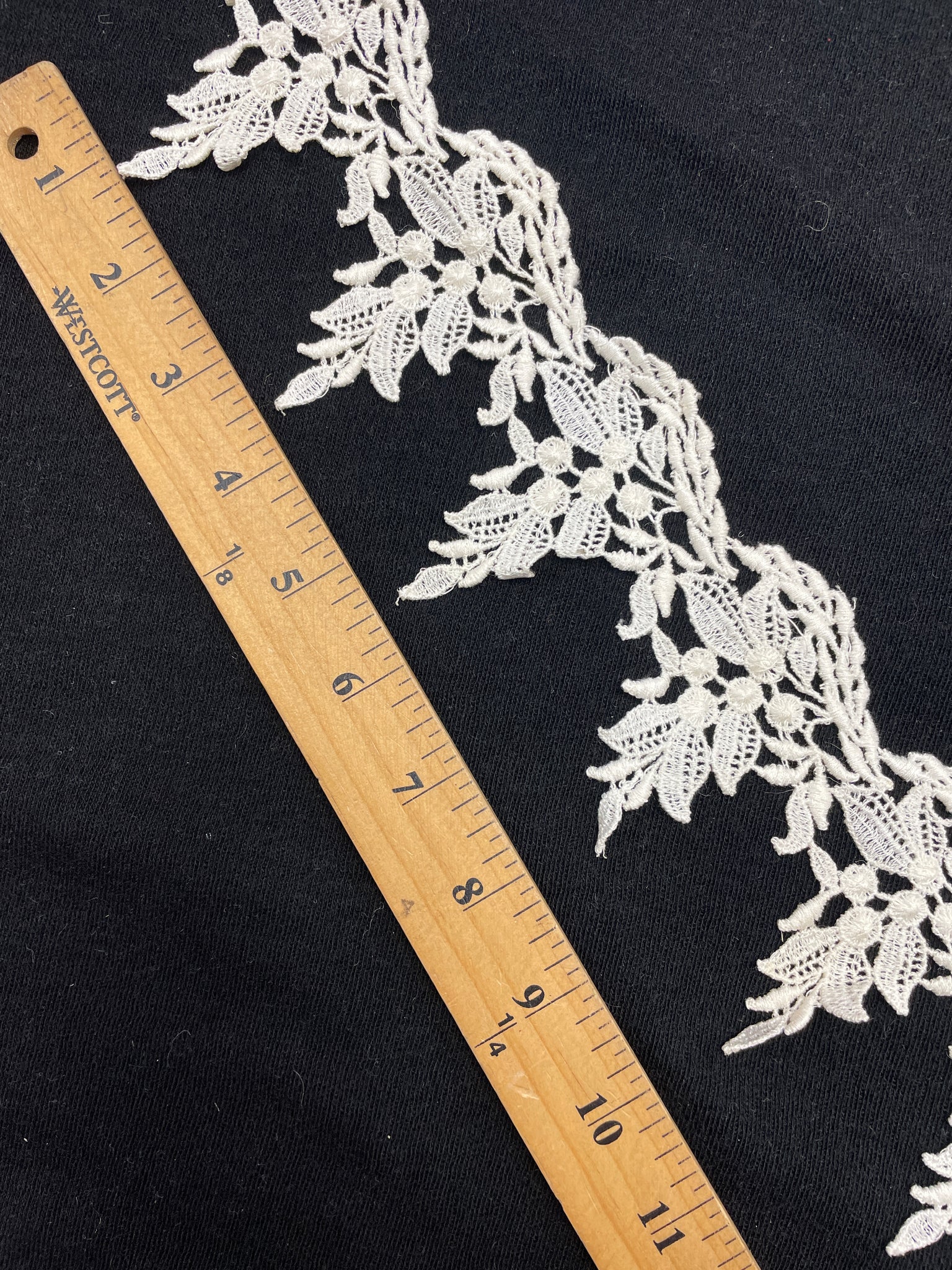 1 3/4 YD Cotton Lace Trim Vintage - Off White Leaves and Berries