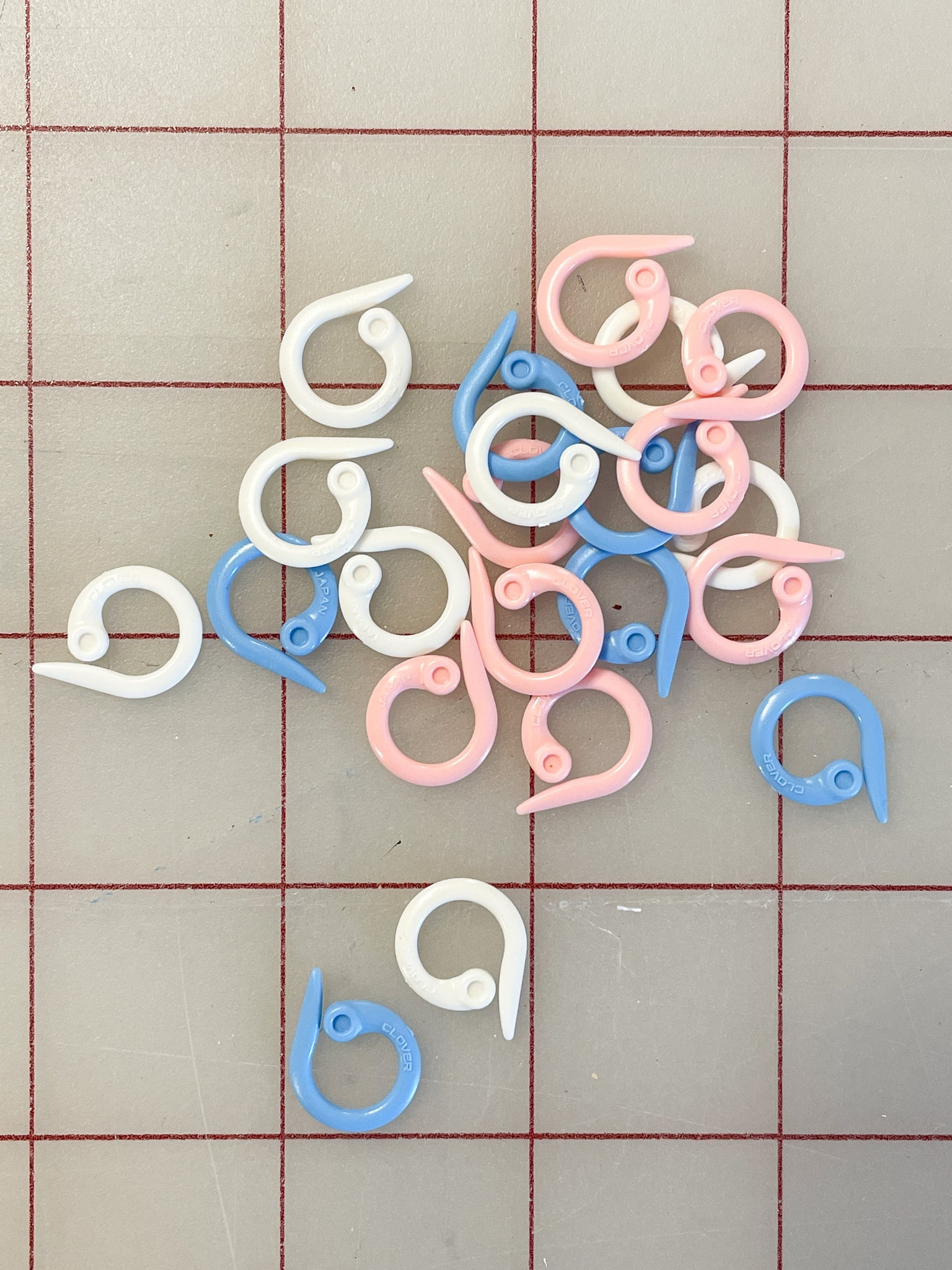 SALE Stitch Markers Plastic Set of 22 - Pink, White and Blue