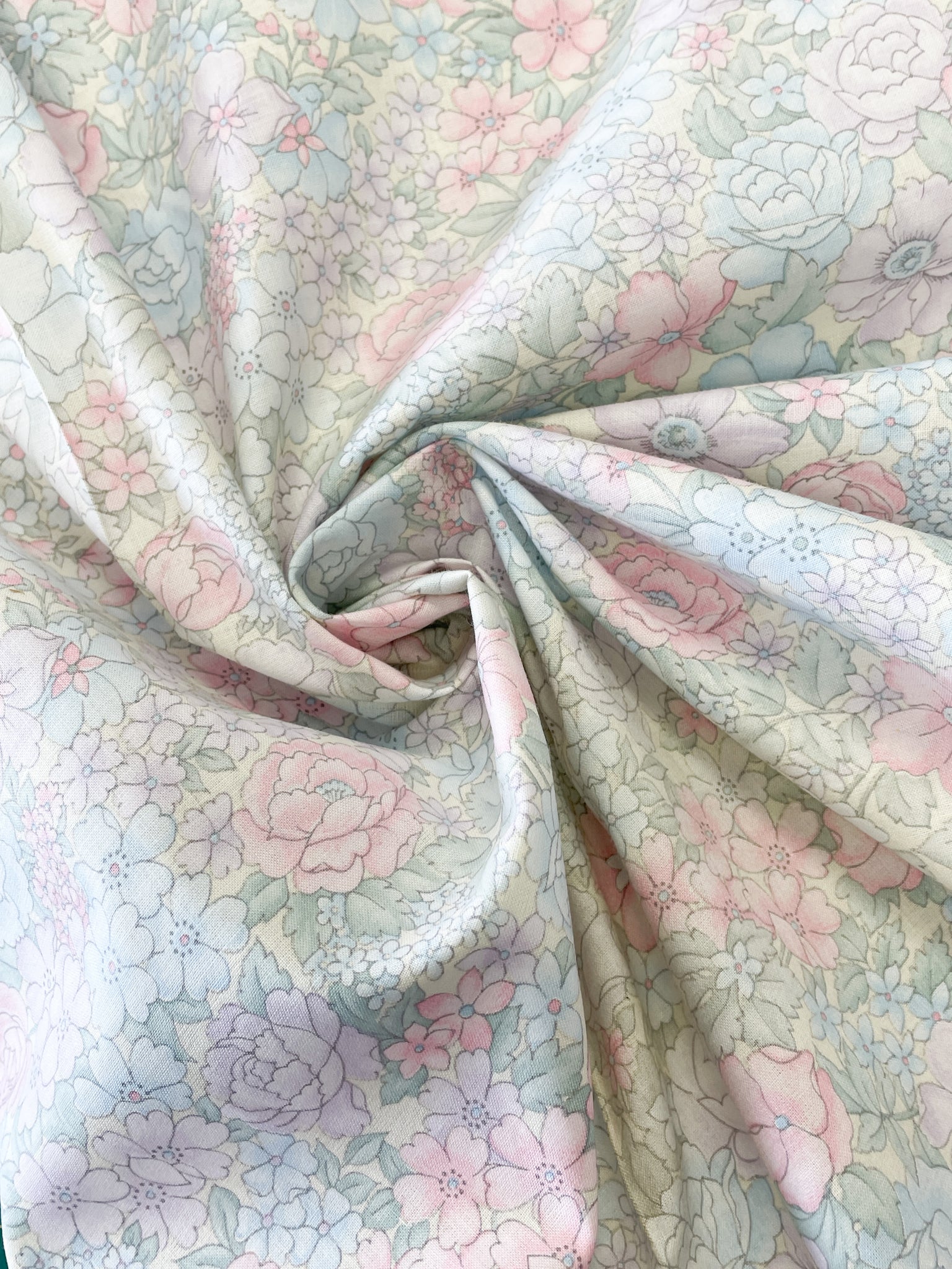 SALE 3 7/8 YD Quilting Cotton Vintage - Pastel Floral